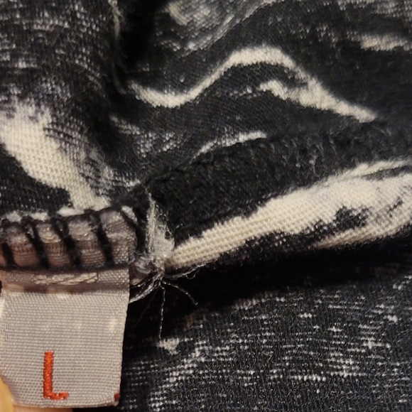 Affliction cut out back shirt - Picture 8 of 8